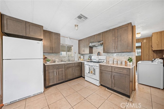 Detail Gallery Image 6 of 15 For 1441 Paso Real Ave #237,  Rowland Heights,  CA 91748 - 2 Beds | 2 Baths