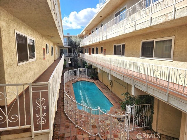 Detail Gallery Image 12 of 14 For 5301 Yarmouth Ave #12,  Encino,  CA 91316 - 2 Beds | 2 Baths