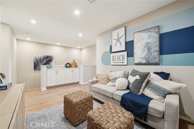 Detail Gallery Image 7 of 21 For 16204 Lumia Way, Fontana,  CA 92336 - 3 Beds | 2/1 Baths