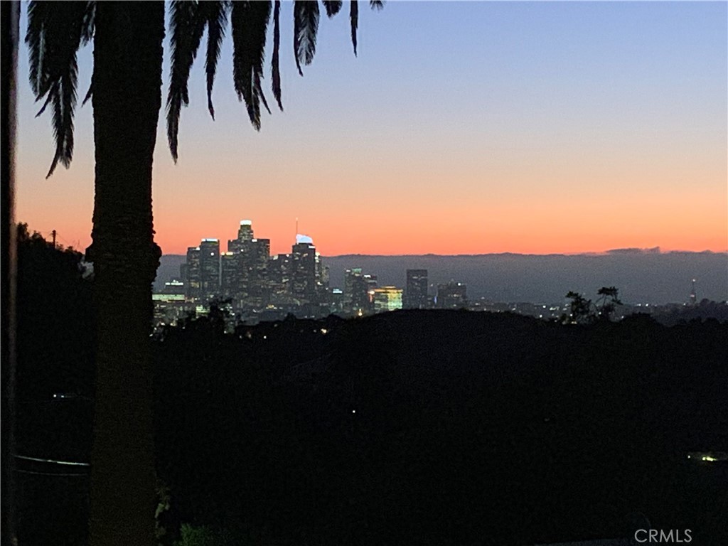 https://media.crmls.org/medias/96fb4879-fb2f-411a-b135-6481763a70ad.jpg?preset=X-Large