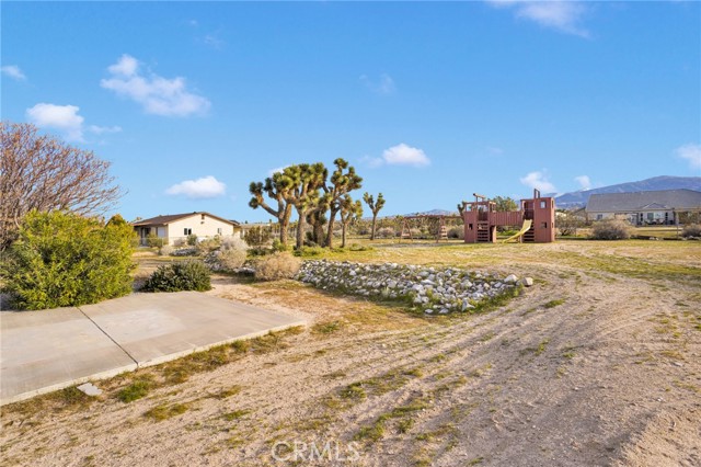Detail Gallery Image 45 of 71 For 329 Lindero Rd, Pinon Hills,  CA 92372 - 7 Beds | 4 Baths