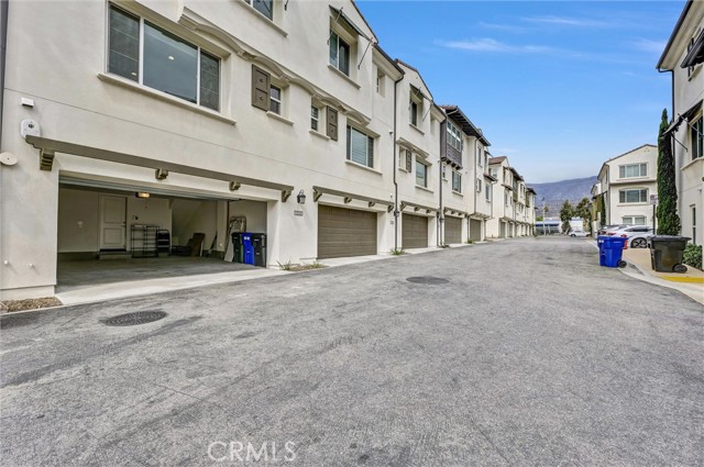 1245 Oliva, Duarte CA: https://media.crmls.org/medias/96fd658a-59da-4a12-b3c0-1dd2531a57b8.jpg
