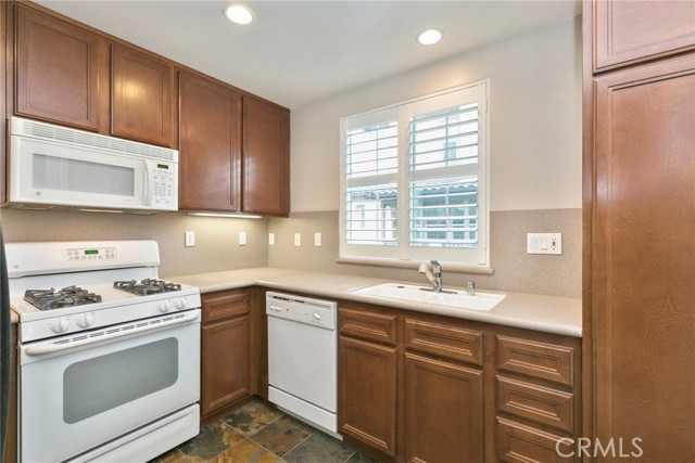 45 Perennial, Irvine CA: https://media.crmls.org/medias/96fd74cd-d674-4825-9ba6-660e1c6d0651.jpg