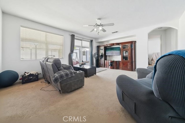 25266 Shady Creek Circle, Menifee CA: https://media.crmls.org/medias/96fe38da-4d74-423b-a7ac-7ea145f84bbd.jpg