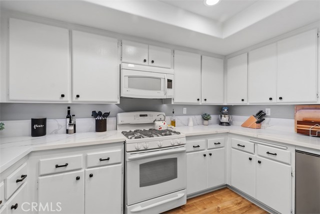26232 Morning Glen, Lake Forest CA: https://media.crmls.org/medias/96fe4570-ef2f-420b-8105-c1ac23ef8ff5.jpg