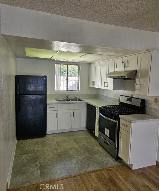 Detail Gallery Image 3 of 12 For 2891 Canyon Crest Dr #72,  Riverside,  CA 92507 - 2 Beds | 2 Baths