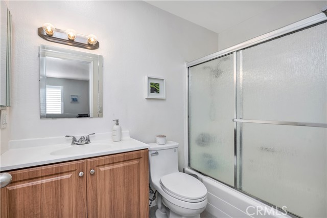 Detail Gallery Image 16 of 19 For 18530 Hatteras St #220,  Tarzana,  CA 91356 - 2 Beds | 2 Baths