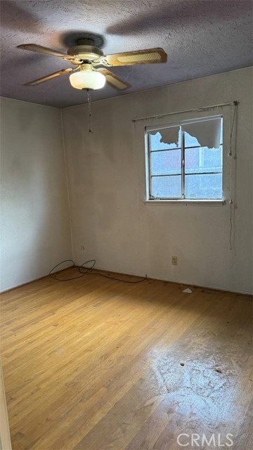 Detail Gallery Image 14 of 19 For 2452 S Holloway Ave, Fresno,  CA 93725 - 3 Beds | 1 Baths