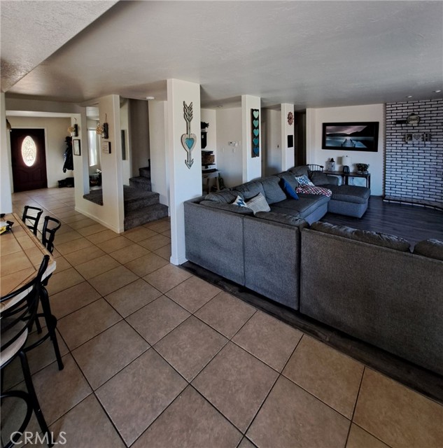 Detail Gallery Image 10 of 28 For 9925 Choiceana Ave, Hesperia,  CA 92345 - 5 Beds | 3/1 Baths