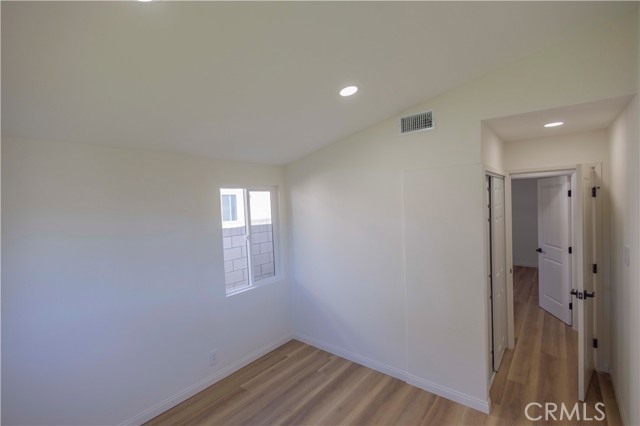 Detail Gallery Image 11 of 48 For 2122 W 10th St, Santa Ana,  CA 92703 - – Beds | – Baths