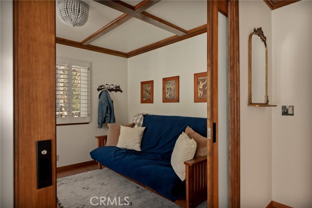 Detail Gallery Image 6 of 45 For 915 Trinity, Lake Arrowhead,  CA 92352 - 5 Beds | 3/1 Baths