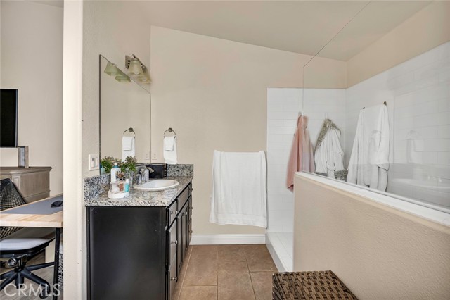 Detail Gallery Image 11 of 66 For 1765 Clearwater St, Tulare,  CA 93274 - 4 Beds | 2 Baths