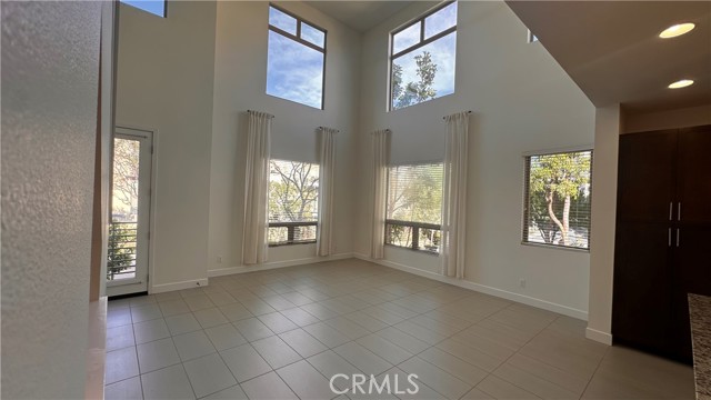 27 SOHO, Irvine CA: https://media.crmls.org/medias/97029cb6-862e-4d30-b34d-72cc9029c3f4.jpg