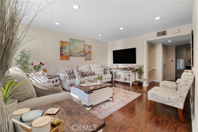 18730 Hatteras Street, Tarzana CA: https://media.crmls.org/medias/97039c0f-b273-47b0-a36f-1ea61ed832dd.jpg