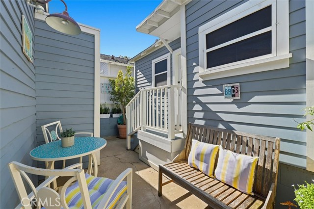 Detail Gallery Image 17 of 35 For 222 S Broadway, Redondo Beach,  CA 90277 - 2 Beds | 1 Baths