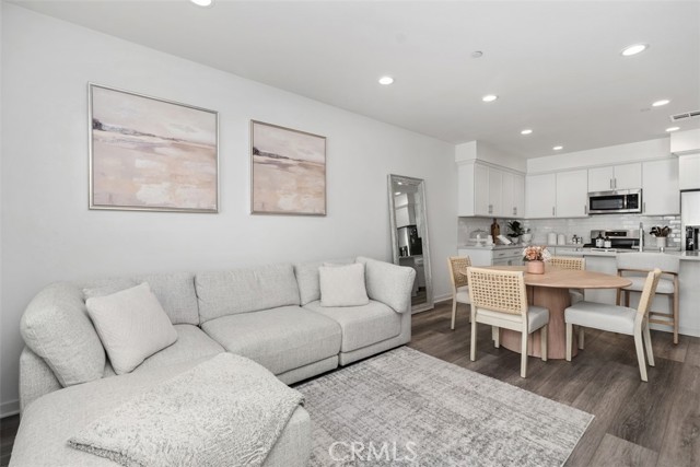 Detail Gallery Image 16 of 44 For 503 Deeann, Lake Forest,  CA 92610 - 2 Beds | 2/1 Baths