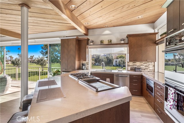 Detail Gallery Image 7 of 28 For 517 Desert Lakes Dr, Palm Springs,  CA 92264 - 3 Beds | 3 Baths