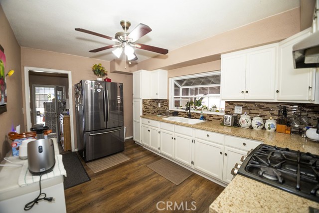 Detail Gallery Image 11 of 36 For 12057 Newmire, Norwalk,  CA 90650 - 4 Beds | 2 Baths