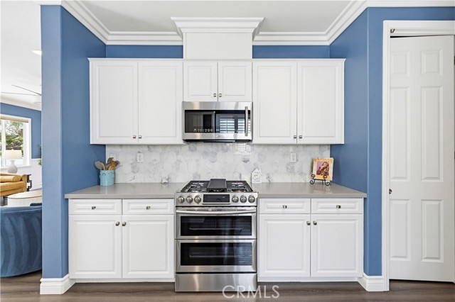 Detail Gallery Image 26 of 42 For 19890 Holly Drive, Saugus,  CA 91350 - 3 Beds | 3 Baths