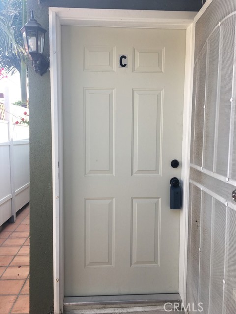 Detail Gallery Image 2 of 9 For 714 Ocean Park Bld #C,  Santa Monica,  CA 90405 - 1 Beds | 1 Baths