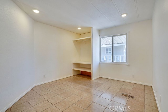 Detail Gallery Image 11 of 22 For 1855 E Riverside Dr #370,  Ontario,  CA 91761 - 3 Beds | 2 Baths