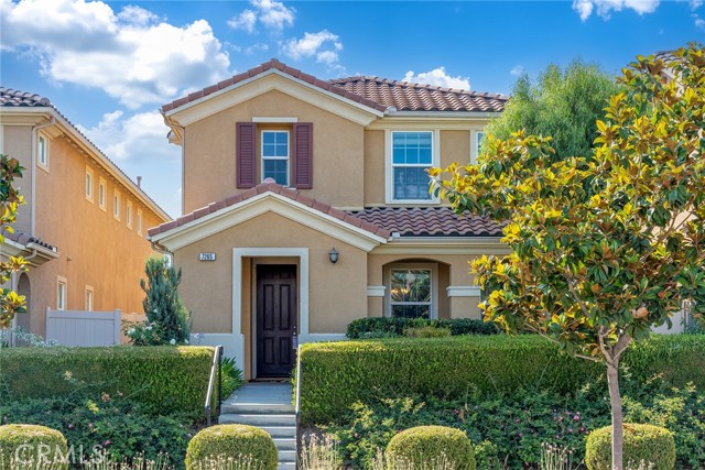 7265 Enclave Drive, Eastvale CA: https://media.crmls.org/medias/9707047f-98b4-4de2-b903-677426546f0e.jpg