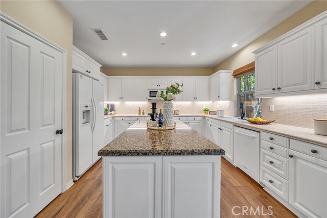 63 Splendor, Irvine CA: https://media.crmls.org/medias/9707efc7-126d-449d-8d38-4c052704736b.jpg