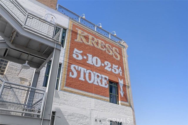 100 W 5th Street, Long Beach CA: https://media.crmls.org/medias/9707ff49-fb10-4b92-978e-f1084beaabf6.jpg