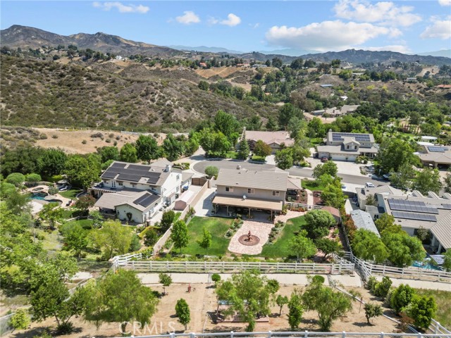 30444 Hidden Valley Court, Castaic CA: https://media.crmls.org/medias/9708cd96-e629-44d8-98be-64df69e06df0.jpg