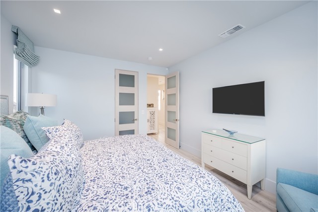 Image 39 of 49 For 3407 Oceanfront