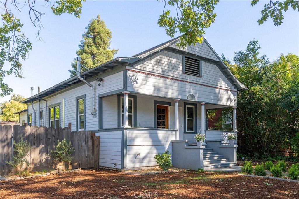 1805 Hemlock Street