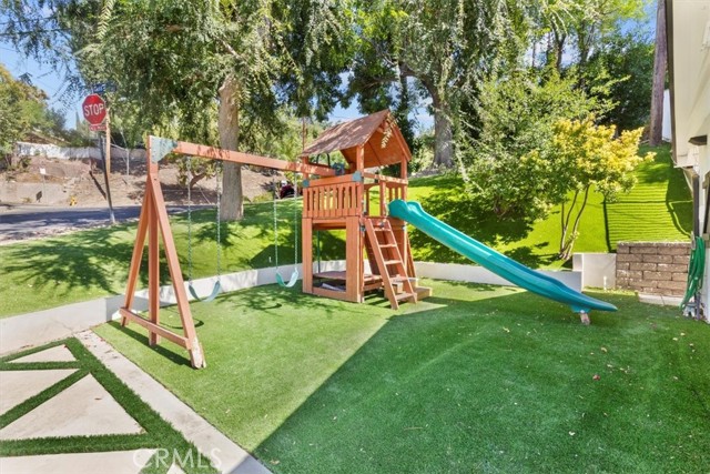 5201 Sale Avenue, Woodland Hills CA: https://media.crmls.org/medias/9709cadd-9fa8-4d33-a1b4-fd5a0f60f70c.jpg