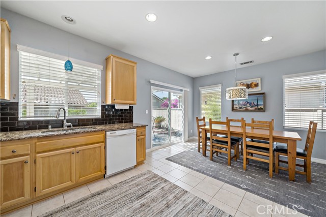 28187 Meadowsweet Drive, Menifee CA: https://media.crmls.org/medias/970a2cae-bfe9-40f6-b572-21e4e51dff81.jpg