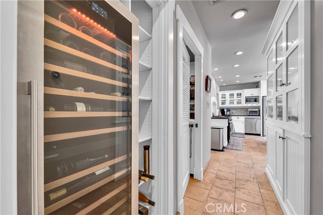 Detail Gallery Image 17 of 59 For 18090 Karen Dr, Encino,  CA 91316 - 4 Beds | 2/1 Baths