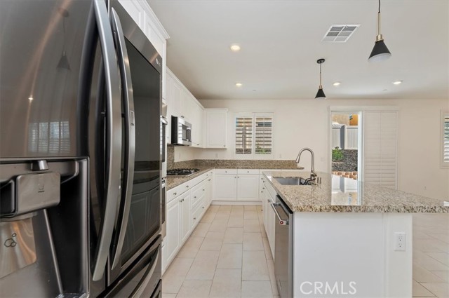 Detail Gallery Image 17 of 44 For 19435 Fortunello Ave, Riverside,  CA 92508 - 4 Beds | 3 Baths