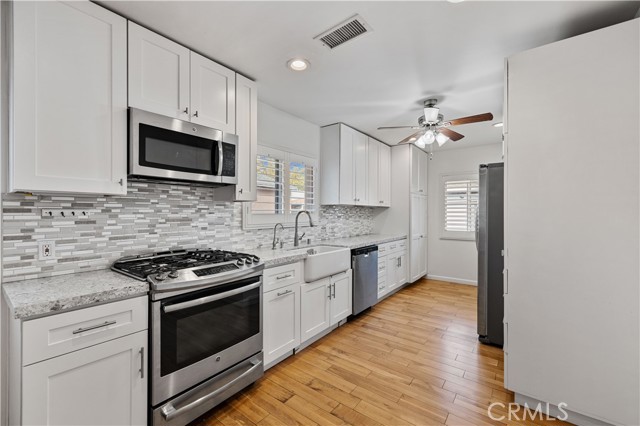 Detail Gallery Image 13 of 32 For 1305 Aristo, Glendale,  CA 91201 - – Beds | – Baths