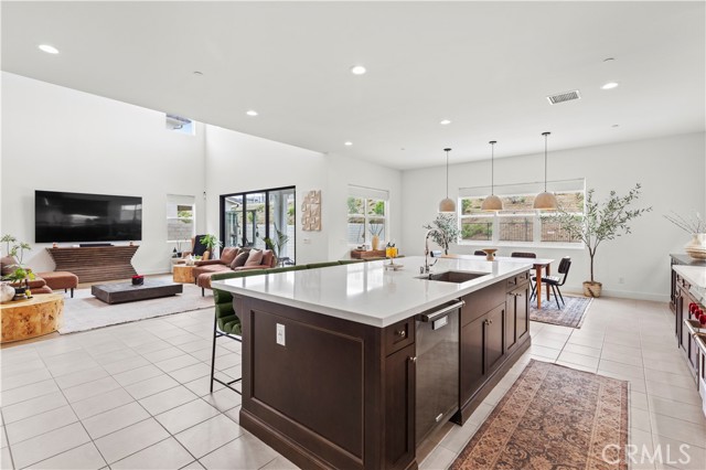 Detail Gallery Image 19 of 74 For 27526 Elderberry Dr, Valencia,  CA 91381 - 5 Beds | 5/1 Baths