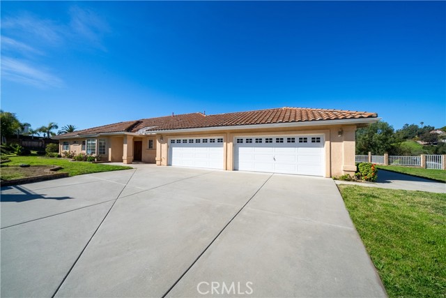 Detail Gallery Image 1 of 1 For 2062 Rancho Corte, Vista,  CA 92084 - 4 Beds | 2/1 Baths