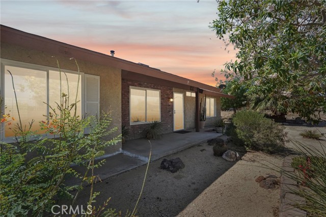 Detail Gallery Image 2 of 20 For 4697 Hooktree Rd, Twentynine Palms,  CA 92277 - 3 Beds | 2 Baths