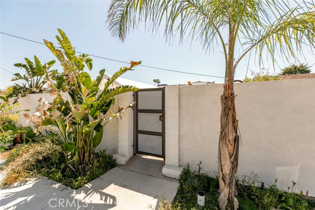 11024 Peoria Street, Sun Valley CA: https://media.crmls.org/medias/970f6986-2ab8-4316-b0b7-8c6fe15f1c0a.jpg