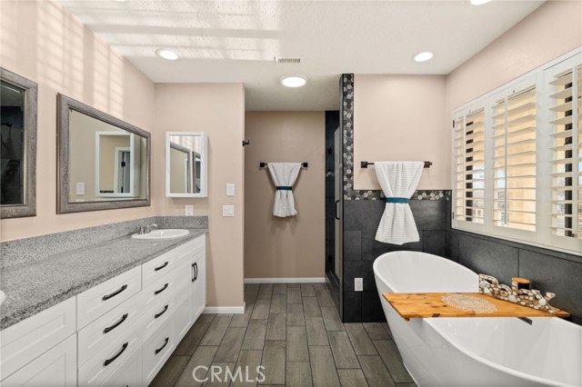 Detail Gallery Image 22 of 55 For 13520 Sea Gull Dr, Victorville,  CA 92395 - 3 Beds | 2/1 Baths