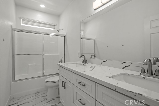 Detail Gallery Image 15 of 23 For 13576 Fern Pine, Victorville,  CA 92392 - 5 Beds | 2/1 Baths