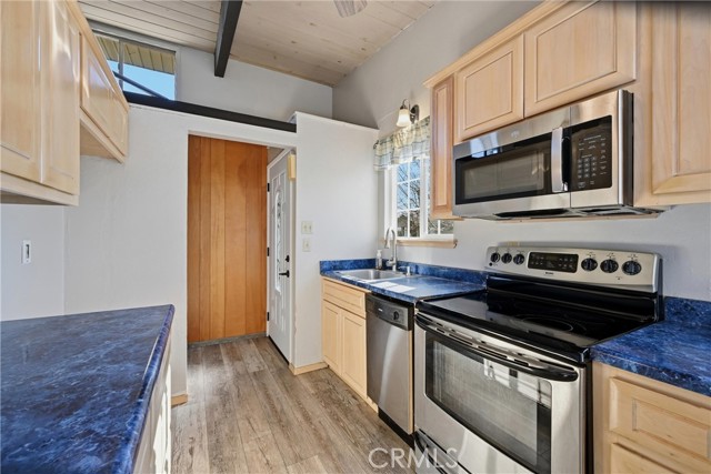 Detail Gallery Image 7 of 39 For 12762 Shoreview Dr, Clearlake Oaks,  CA 95423 - 2 Beds | 2 Baths