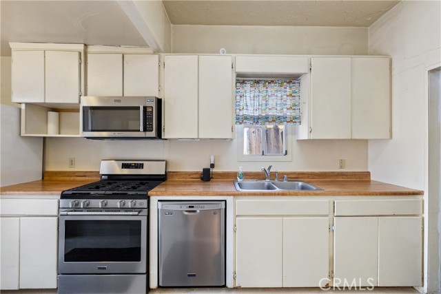 Detail Gallery Image 12 of 38 For 421 W Colorado Bld, Monrovia,  CA 91016 - 3 Beds | 2 Baths