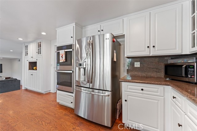 27093 Esward Drive, Calabasas CA: https://media.crmls.org/medias/971489e4-329d-4fb9-aa30-04771869f5d0.jpg