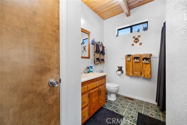 Detail Gallery Image 16 of 38 For 32947 Squirrel Ln, Arrowbear,  CA 92308 - 2 Beds | 2 Baths