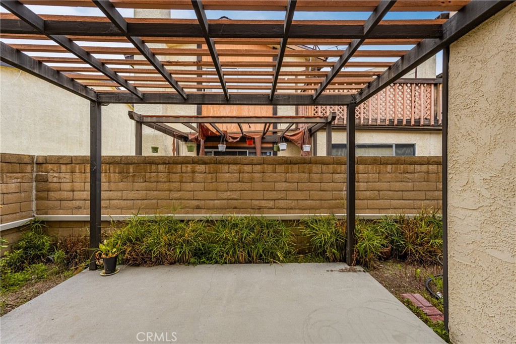 https://media.crmls.org/medias/97170cb9-fe09-4398-bf03-c3a0bd4a6949.jpg?preset=X-Large