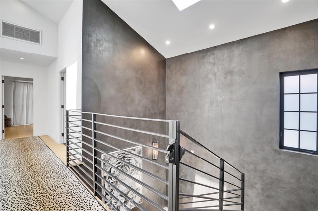 Detail Gallery Image 32 of 75 For 618 6th Ave, Venice,  CA 90291 - 4 Beds | 4 Baths