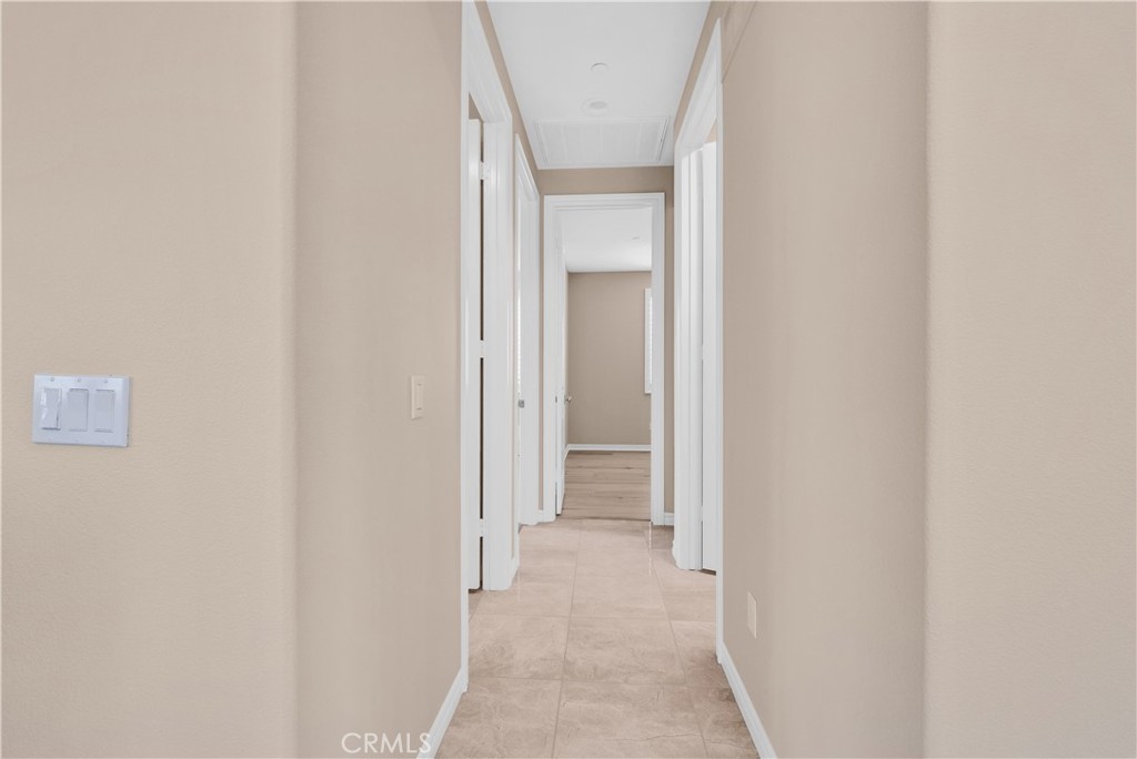 https://media.crmls.org/medias/9717af2f-ef2f-4a6c-8abe-00d6f7c8269b.jpg?preset=X-Large