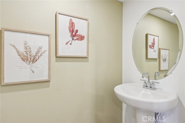6392 Sierra Vista Lane, Fontana CA: https://media.crmls.org/medias/97181b88-a5ea-485c-8f35-244d96907325.jpg